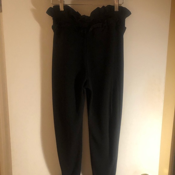 Black Ruffle pants - Picture 3 of 3